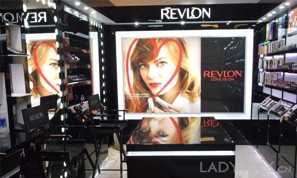 露华浓任命Chanel前亚太区总裁Fabian Garcia为CEO 时尚新闻 / 2016-03-29露华浓任命Chanel前亚太区总裁Fabian Garcia为CEO(图1)