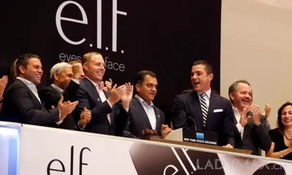 平价彩妆E.l.F.昨日上市股价大涨55% 有分析指其将成为各美妆集团觊觎的收购目标 时尚新闻 / 2016-09-23平价彩妆E.l.F.昨日上市股价大涨55% 有分析指其将成为各美妆集团觊觎的收购目标(图1)