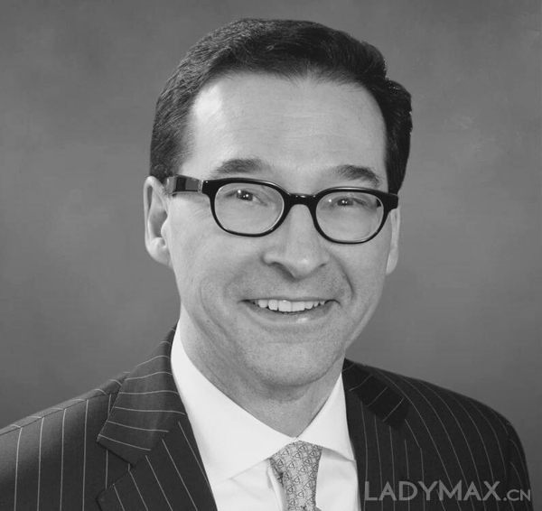 露华浓任命Chanel前亚太区总裁Fabian Garcia为CEO 时尚新闻 / 2016-03-29露华浓任命Chanel前亚太区总裁Fabian Garcia为CEO(图2)