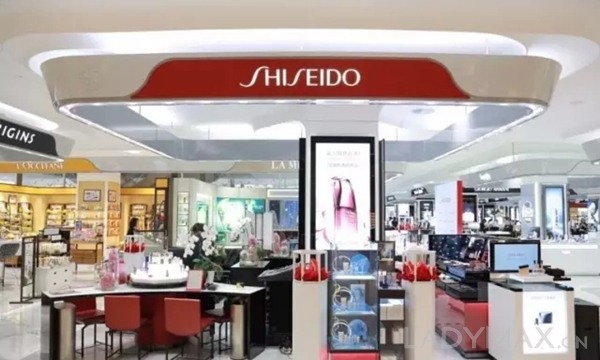 时尚新闻 / 2016-05-16资生堂第一季度收入利润激增 最大的收入增长来自于旅游零售业务(图1)