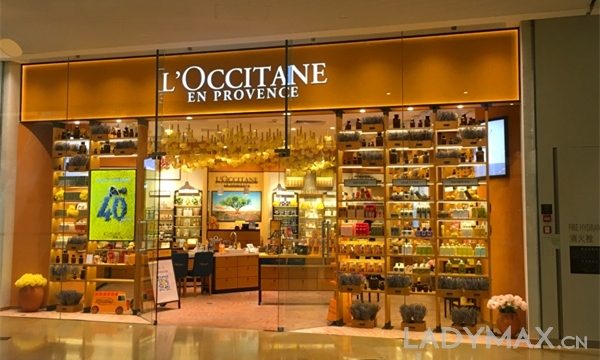 欧舒丹2016第一财季销售额跌2.2% 公司已降低2020年度销售目标 时尚新闻 / 2016-07-20欧舒丹2016第一财季销售额跌2.2% 公司已降低2020年度销售目标(图1)