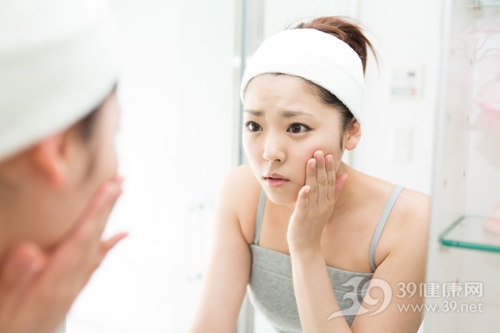 秋冬季节 美白淡斑这样做(图1) 秋冬季节 美白淡斑这样做(图1)