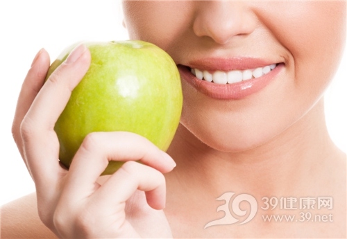 皮肤可不是随便就能白 美白少不了7种食物(图1)